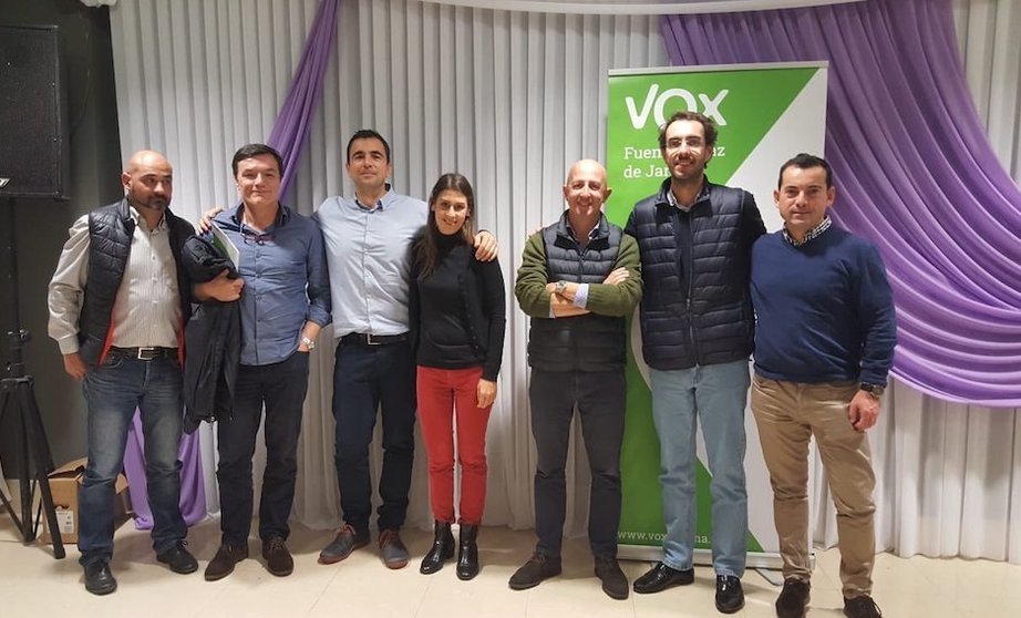 &#34;Parte del equipo regional en las intensas jornadas de formación en Valdemoro&#34; | Foto: Twitter Vox_Cantabria