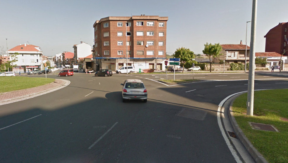 Rotonda de la Avenida de Los Castros confluencia con la calle Emilio Díaz Caneja | Foto: Google Maps