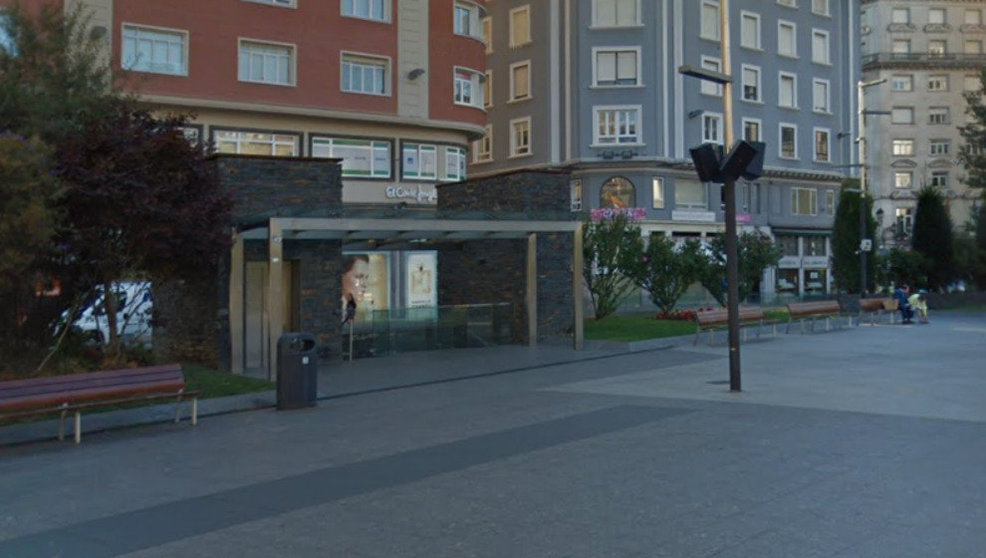 Entrada peatonal al parking del Ayuntamiento de Santander | Foto: Google Maps