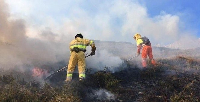 Extinción incendios forestales en Cantabria
