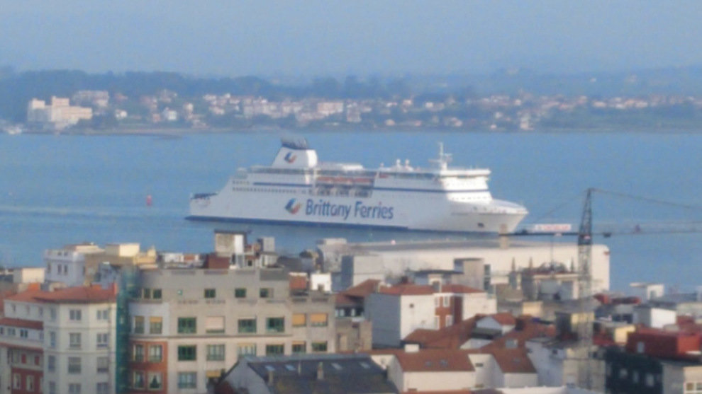 El Ferry en el puerto de Santander este sábado