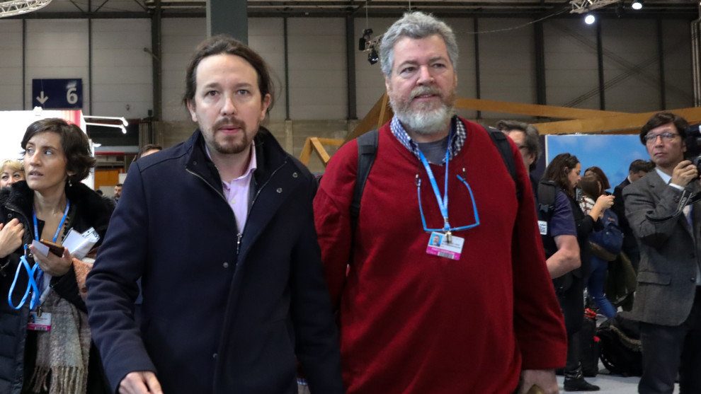El secretario general de Podemos, Pablo Iglesias (izq) y el diputado de Unidas Podemos, Juantxo López de Uralde (dech)