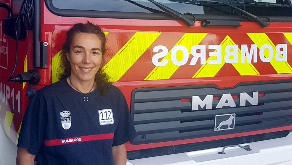 Laura Hernández es la única bombera de Cantabria