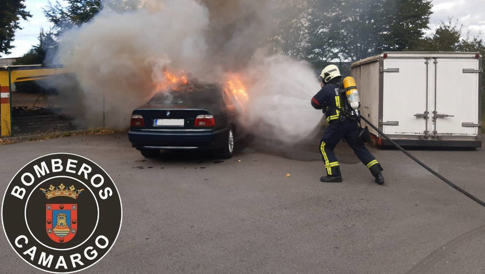 Bomberos de Camargo extinguen el incendio en Guarnizo