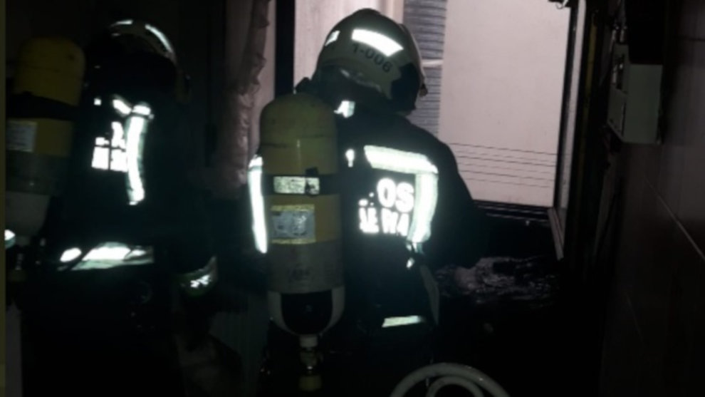 Bomberos sofocan un incendio en una vivienda de Santoña