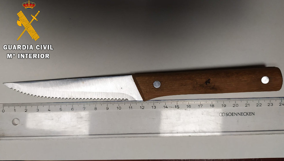 El hombre amenazó con un cuchillo a varios vecinos de Cartes
