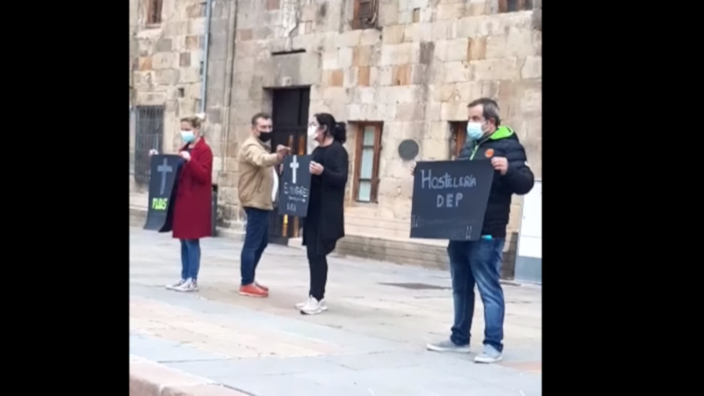 Captura del vídeo de la concentración en Reinosa en defensa de la hostelería y el comercio