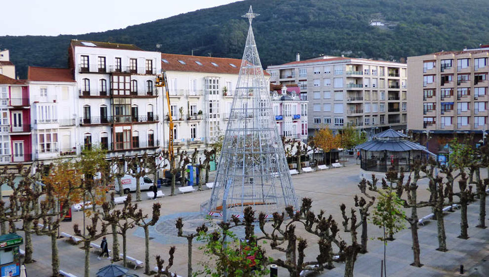 Decoración navideña en Santoña