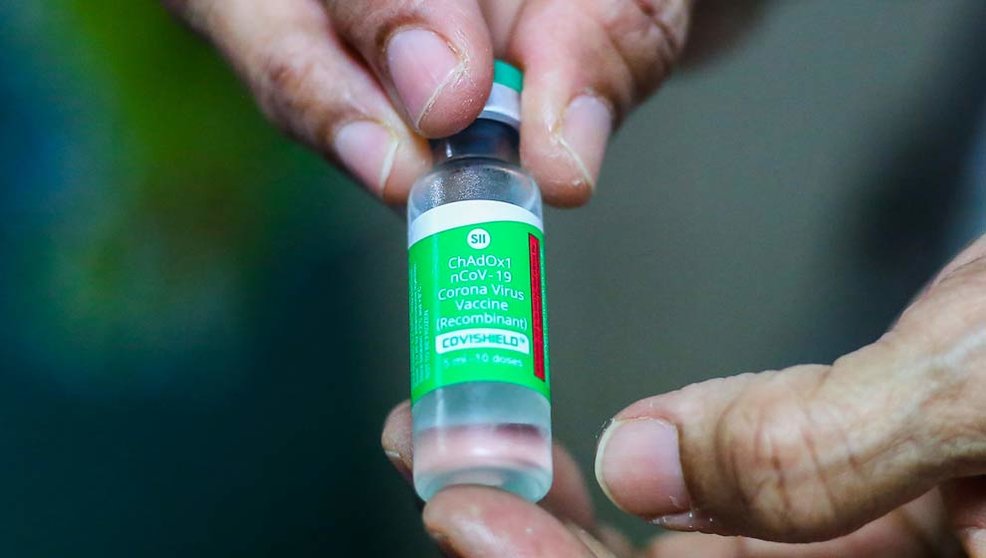 España está trabajando en la posibilidad de que se fabriquen más de cuatro vacunas contra el Covid-19 en territorio nacional