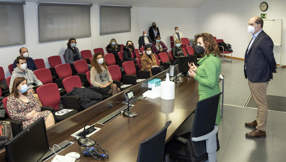 La consejera de Empleo y Políticas Sociales, Ana Belén Álvarez, clausura u ncurso sobre prospección laboral