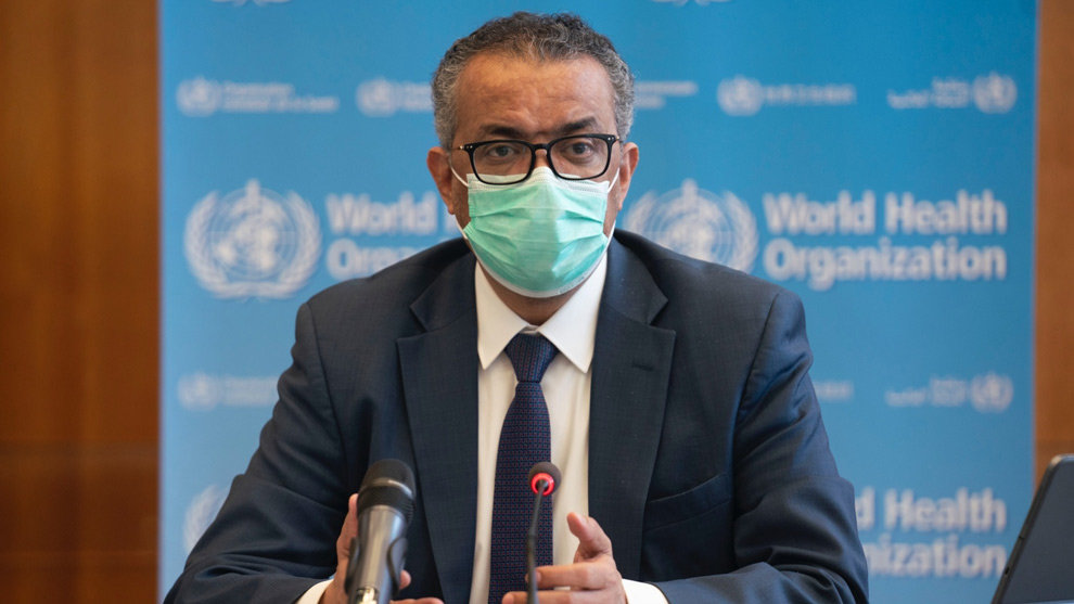 El director de la OMS, Tedros Adhanom Ghebreyesus, pide reconsiderar la vacunación de niños y adolescentes y donar las vacunas a los países más necesitados