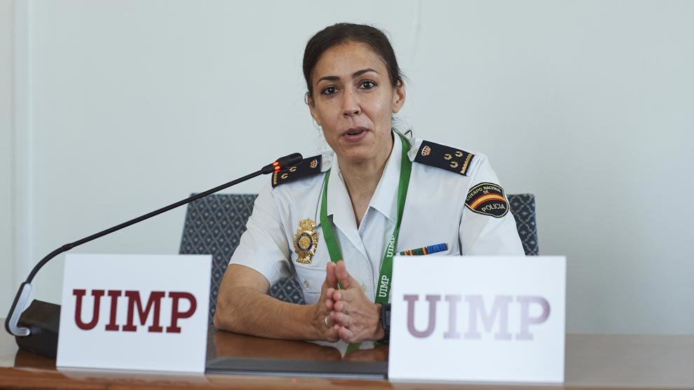La inspectora de Policía y especialista en ciberdelincuencia Silvia Barrera en la UIMP