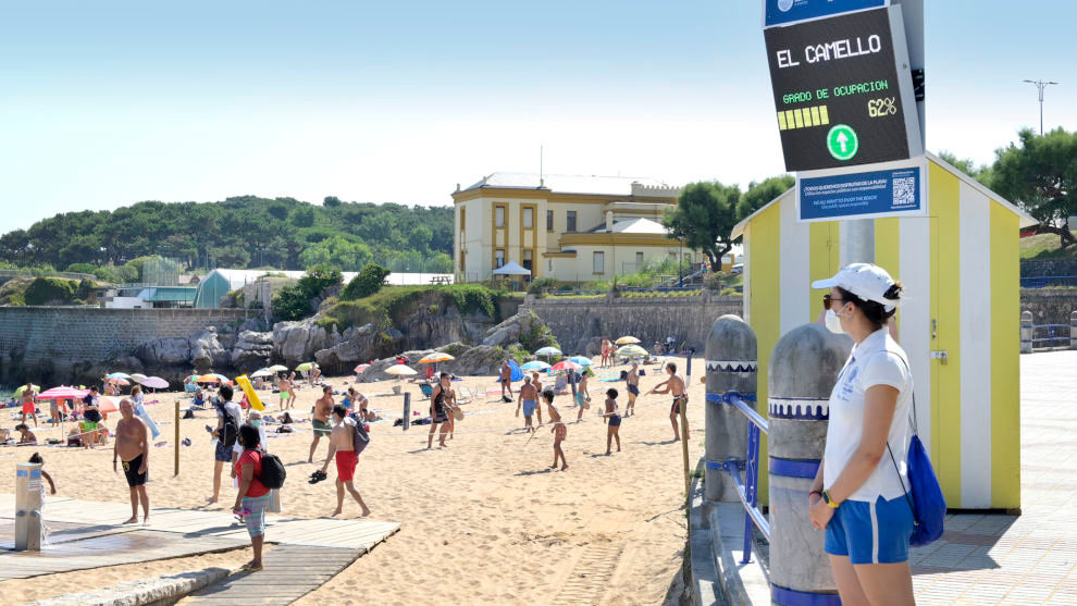 Control de aforos en las playas de Santander
