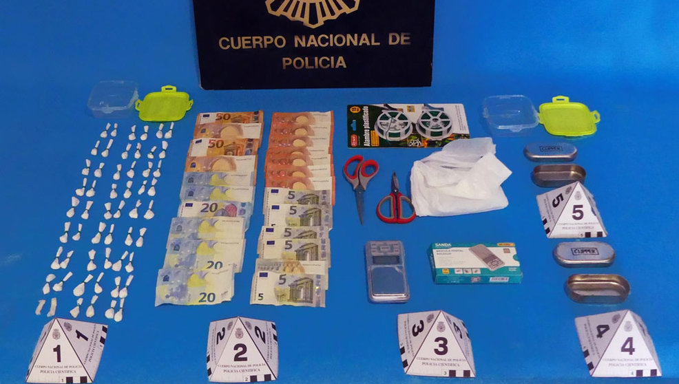 Efectos intervenidos en la operación contra el tráfico de drogas en Torrelavega