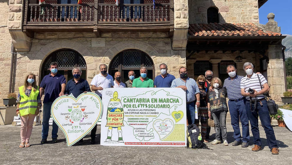 Presentación de la Marcha Cantabria Solidaria por el 0,77% en el Ayuntamiento de Cillorigo de Liébana