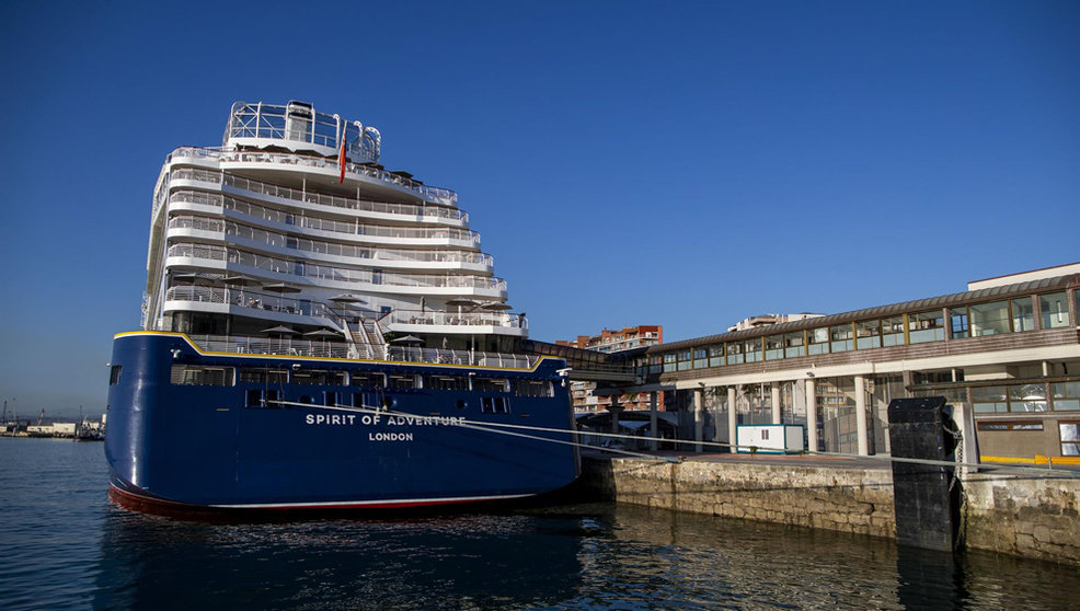 Un crucero de lujo en el Puerto de Santander
