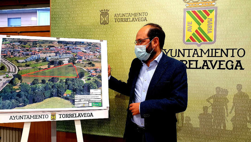 José Luis Urraca presenta el proyecto de Huertos Urbanos en Sierrapando