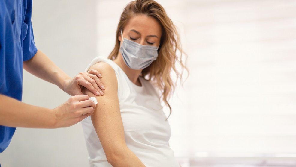 Vacuna contra la COVID a embarazada
