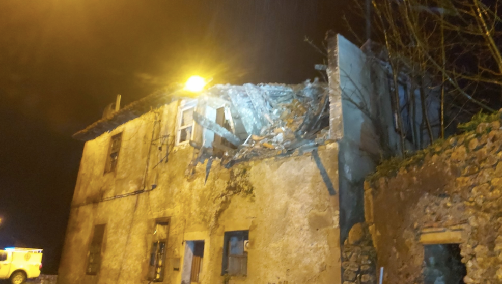Colapso del tejado de una vivienda deshabitada en Corvera 