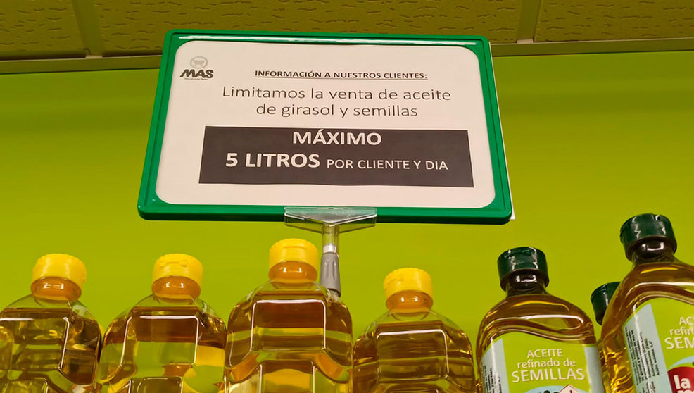 Cartel limitando el número de litros de aceite de girasol que se puede adquirir