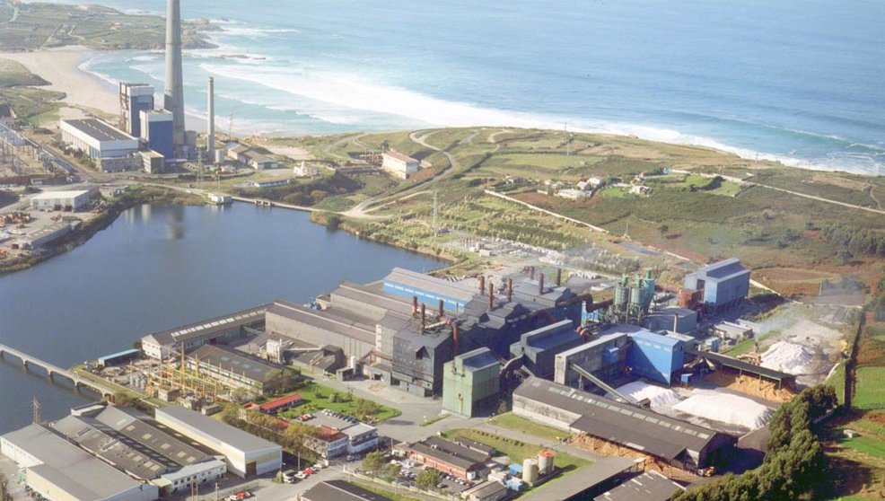 Fábrica de Ferroatlántica (Ferroglobe) en A Coruña