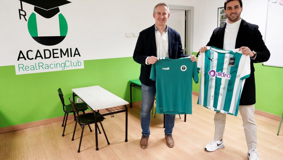 César Anievas y Elio Faddoul el día de la firma del convenio de colaboración entre el Racing y la Derby Football Academy