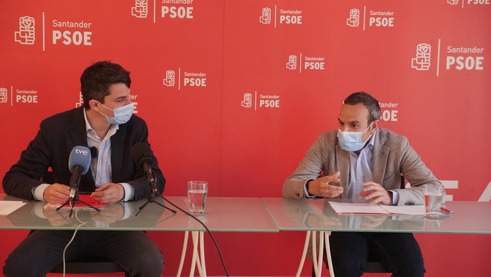 Los concejales socialistas Daniel Fernández y Néstor Serrano