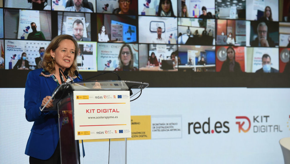 La vicepresidenta primera y ministra de Asuntos Económicos, Nadia Calviño, interviene en la presentación del Kit Digital