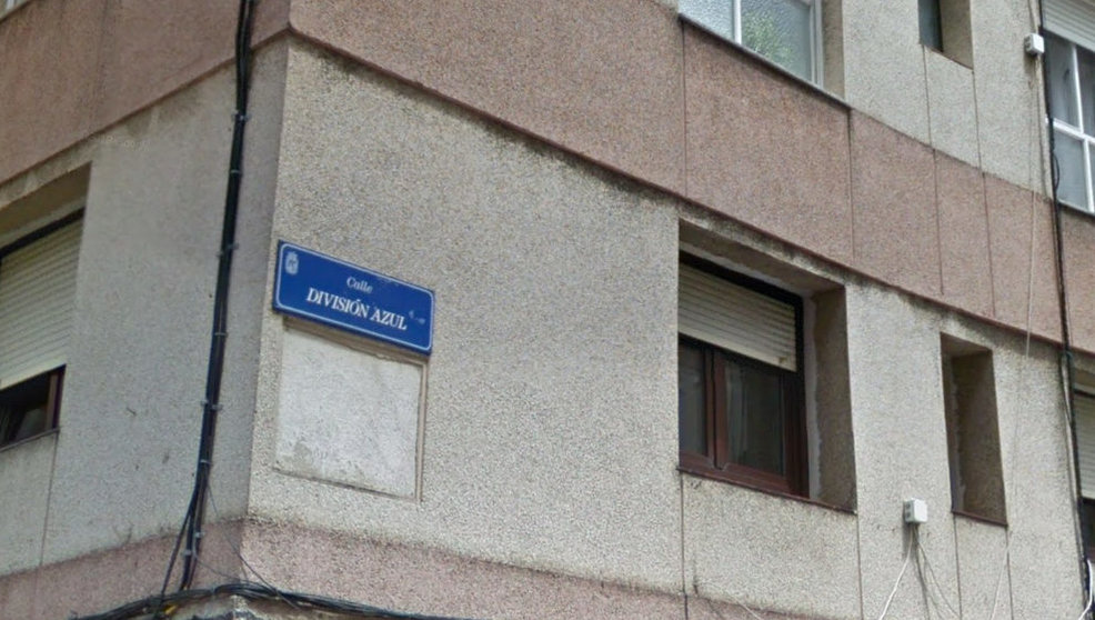 Placa de la Calle División Azul de Santander antes de su retirada | Foto: Google Maps