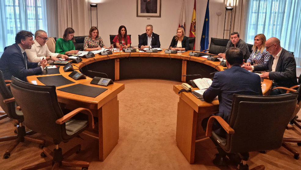 Reunión de la Mesa y la Junta de Portavoces del Parlamento tras la expulsión de Marta García del Grupo Ciudadanos