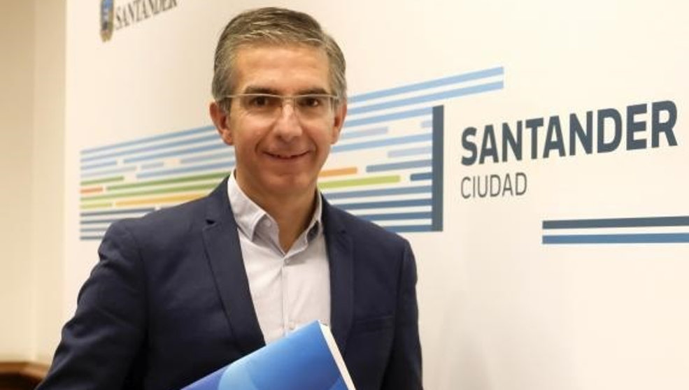 El concejal de Fomento, Vivienda y Movilidad Sostenible, César Díaz