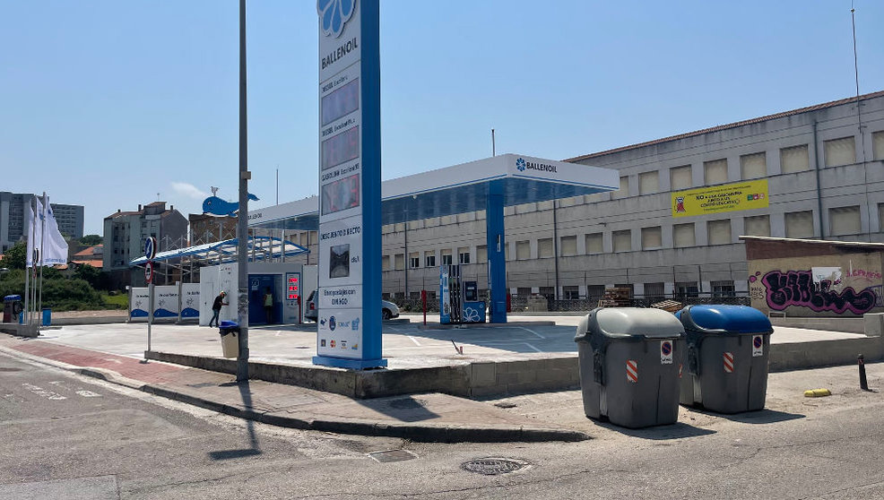 La gasolinera junto al IES Cantabria ya está en funcionamiento | Foto: edc