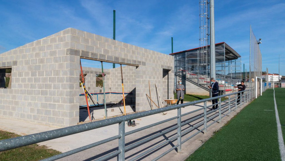 Construcción del bar del campo de fútbol de Rinconeda | Foto: Ayuntamiento de Polanco