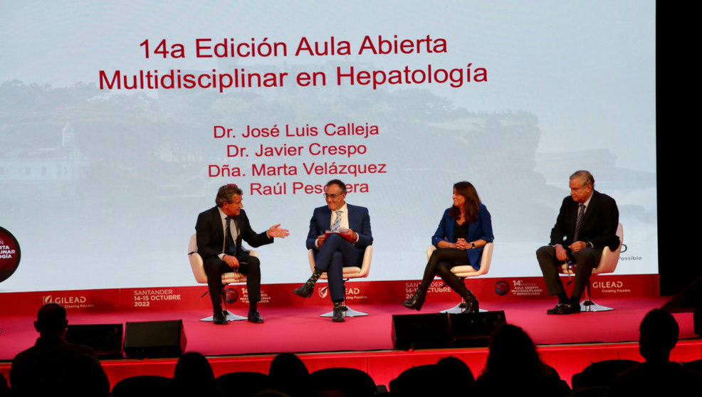 El consejero de sanidad, Raúl Pesquera, en la inauguración del Aula Abierta Multidisciplinar en Hepatología en el Paraninfo de la Magdalena