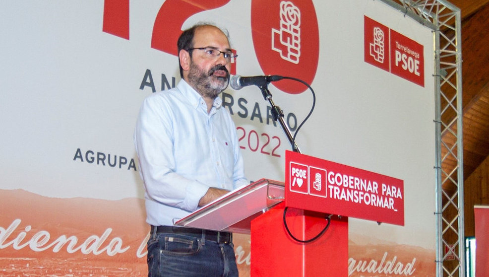 José Luis Urraca, secretario general del PSOE de Torrelavega y portavoz de los socialistas en el Ayuntamiento