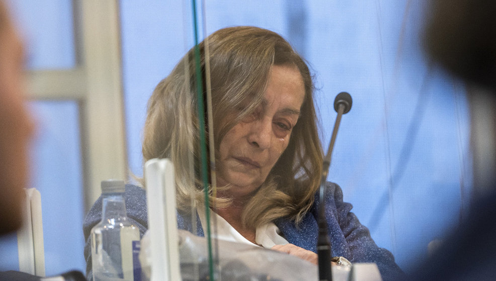 La acusada de asesinar a su novio en 2019 en Castro Urdiales y entregar despus su cabeza en una caja a una amiga, durante la cuarta sesión del juicio, con Jurado Popular