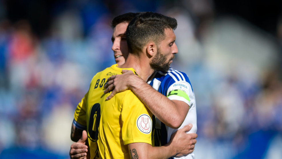 Chamorro y Borja Bastón al término del choque | Foto: Real Oviedo