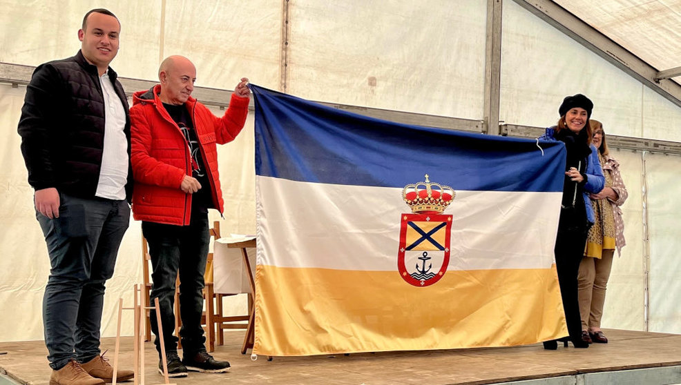 Presentación de la bandera y el escudo de la Junta Vecinal de Ambrosero, perteneciente al municipio de Bárcena de Cicero