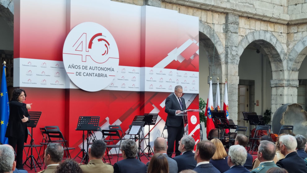 Acto celebrado en el patio central del Parlamento para conmemorar el 44 aniversario de la Constitución Española.