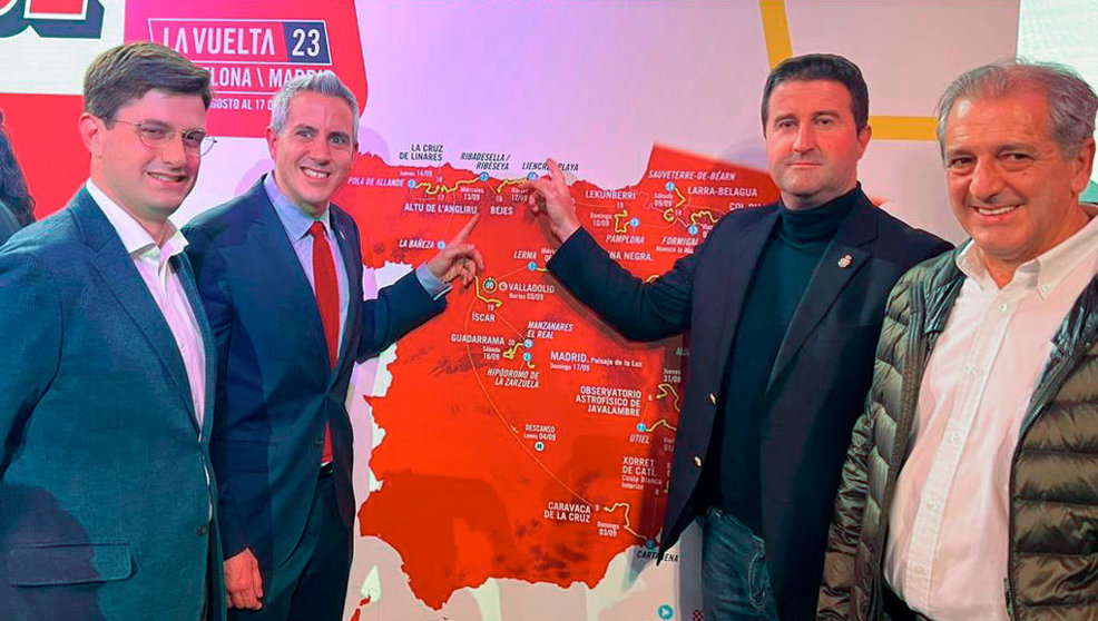 El vicepresidente de Cantabria, Pablo Zuloaga, ha asistido a la presentación de La Vuelta 2023, que tendrá etapa en la región