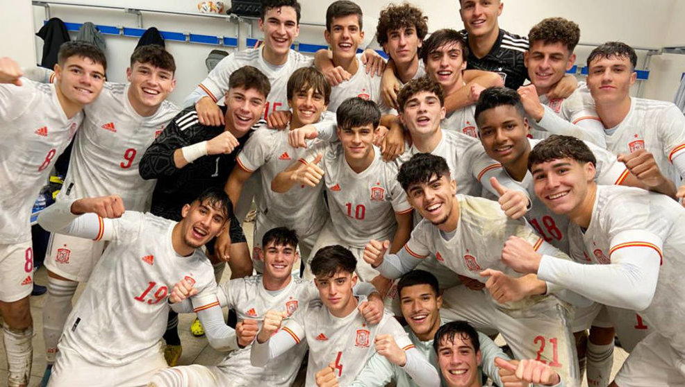 Celebración de la victoria de Selección Española Sub-18 tras su victoria sobre Italia