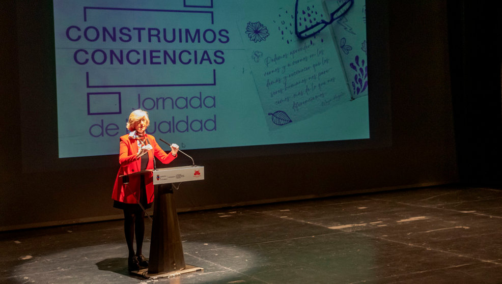 La consejera de Educación, Marina Lombó, inaugura la jornada de igualdad ‘Construimos conciencias’ 