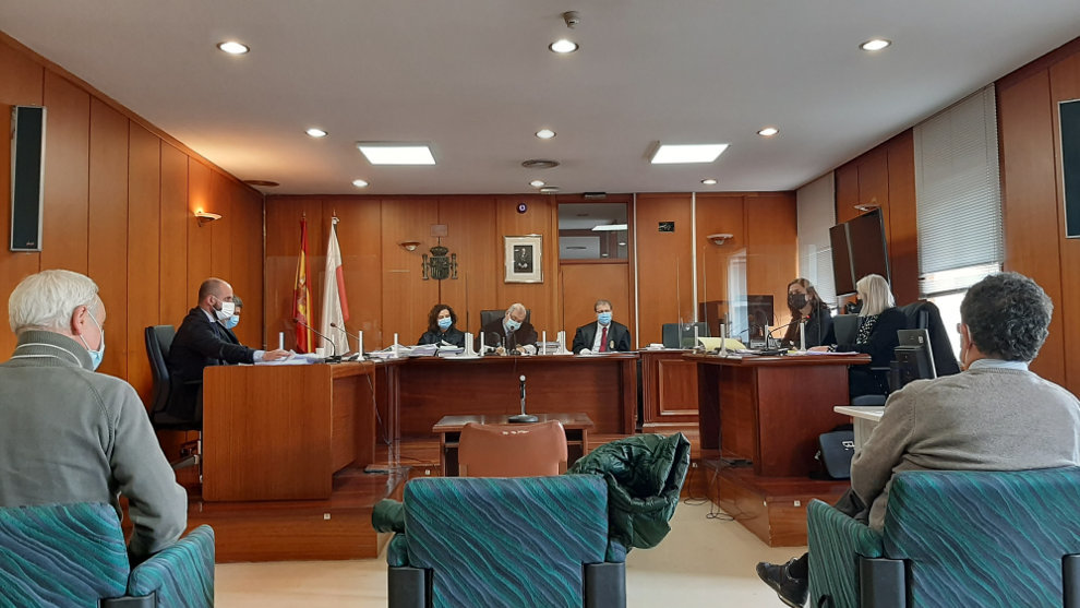 Ex altos cargos del SCS acusados de prevaricación en el juicio contra ellos en la Audiencia Provincial de Cantabria