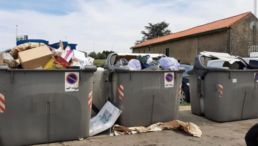 Contenedores de basuras en Camargo