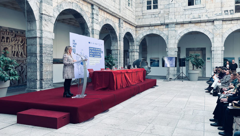 La consejera Políticas Sociales, Eugenia Gómez de Diego, presenta el `Informe ESIA: Estudio de prevención del riesgo de explotación sexual de menores en los centros de acogimiento residencial del sistema de protección a la infancia de Cantabria