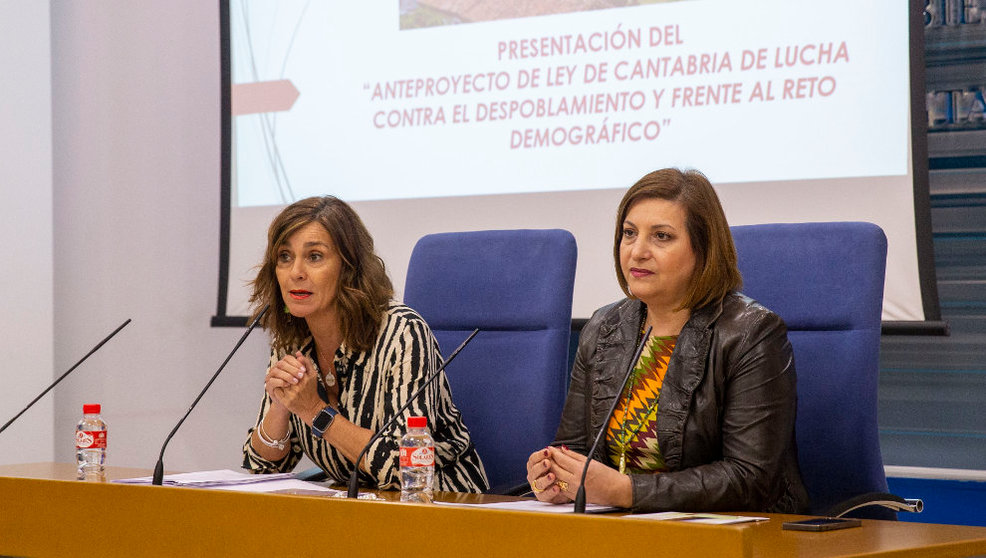 La consejera de Presidencia, Paula Fernández, informa en rueda de prensa del anteproyecto de Ley de Lucha contra el Despoblamiento