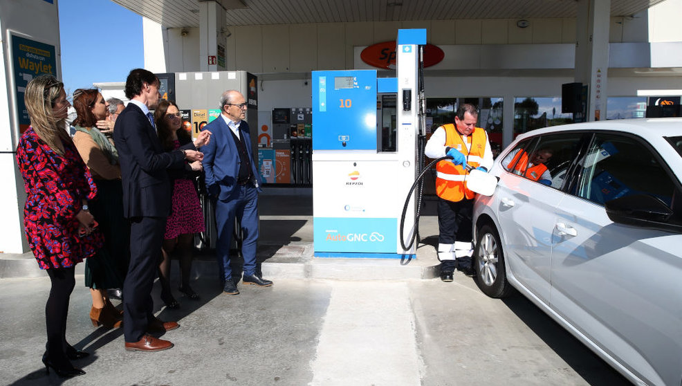 Nortegas y Repsol inauguran su primera gasinera en Cantabria