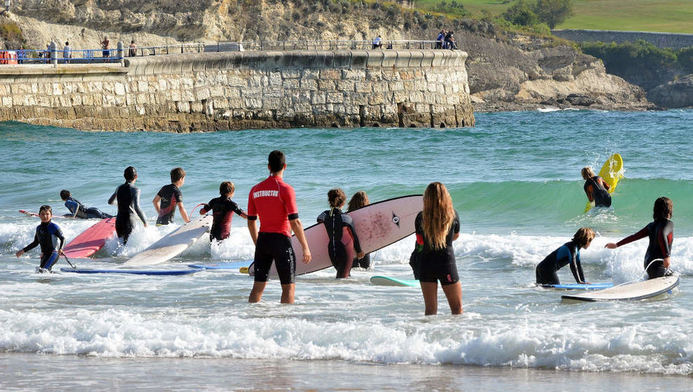 Curso de surf en Cantabria