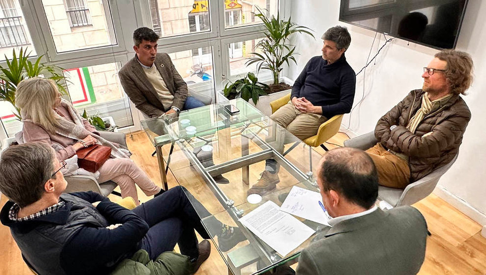 Reunión entre Daniel Fernández y la Asociación de Vecinos Alcázar de Toledo