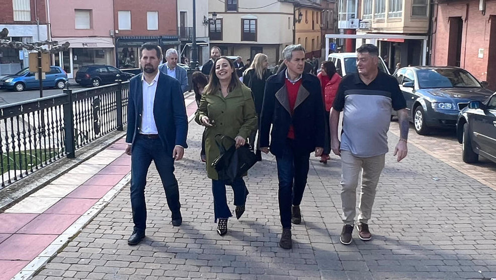 Visita de Pablo Zuloaga a Osorno y Frómista junto al resto de miembros del PSOE en Castilla y León